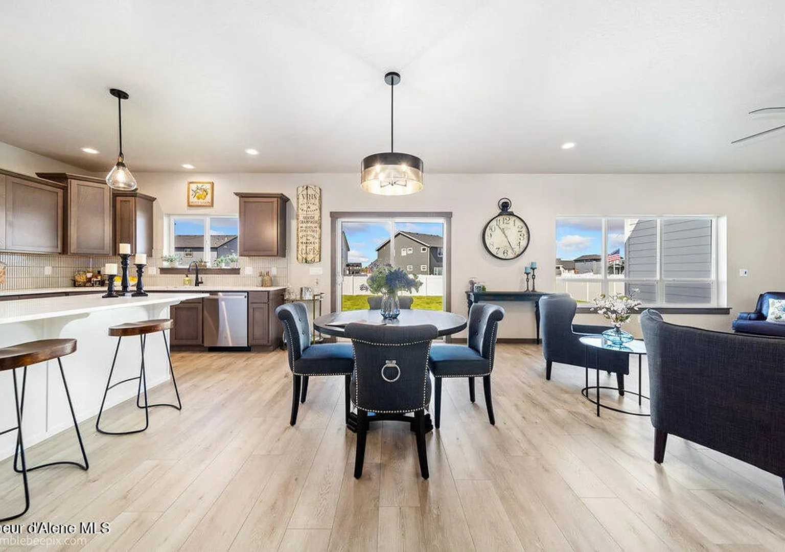 **Coming Soon** Brand New 4-Bed Home With RV-Garage — Photo 3