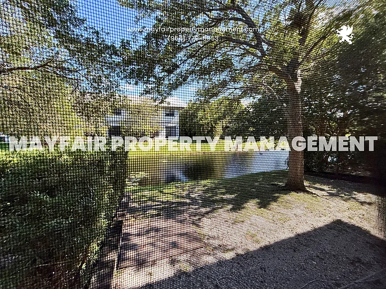 10534 NW 29th Ct — Photo 16