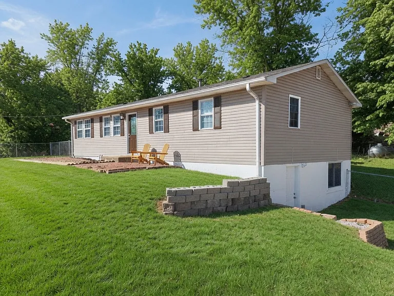3734 Carol Park Rd — Photo 2