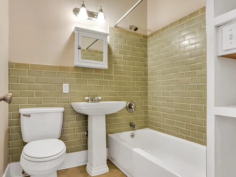 1004 S 12th St #7 — Photo 4