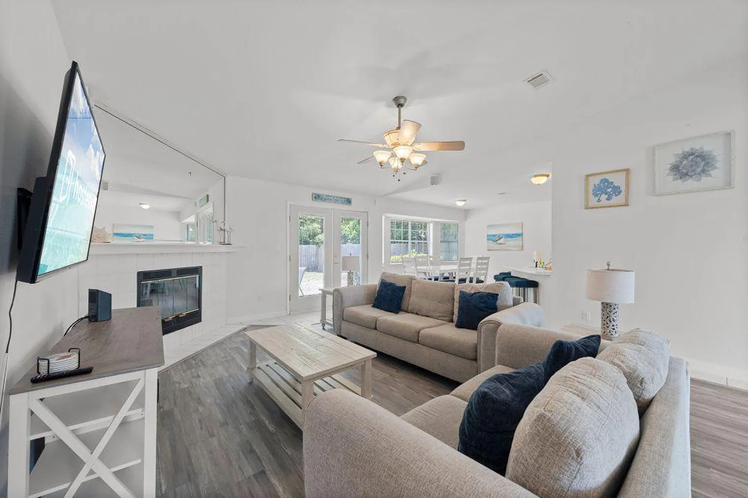 3 bed, 2.0 bath, 1151 sqft, $3,360 — Photo 1