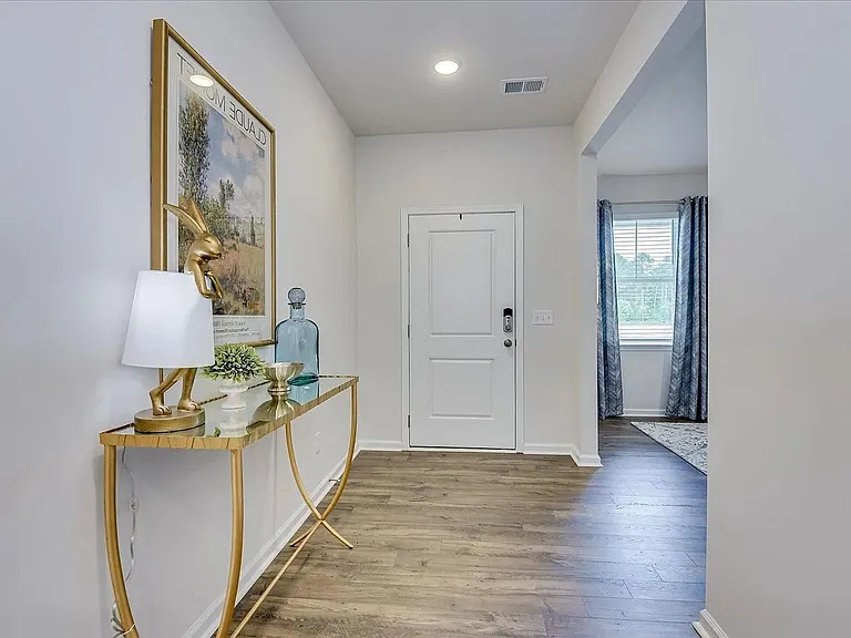 1021 Skidway Dr — Photo 3