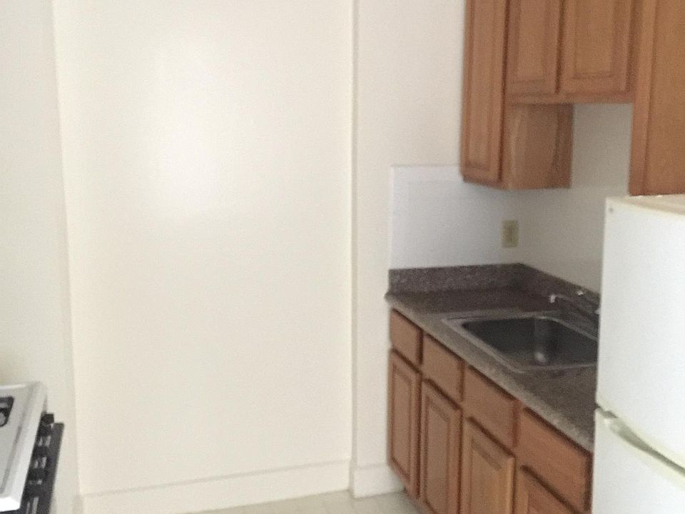 1st image of 550 Stockton St APT 4