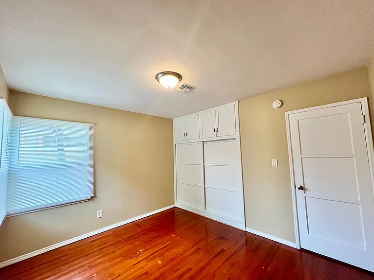 1828 Rowan St — Photo 11