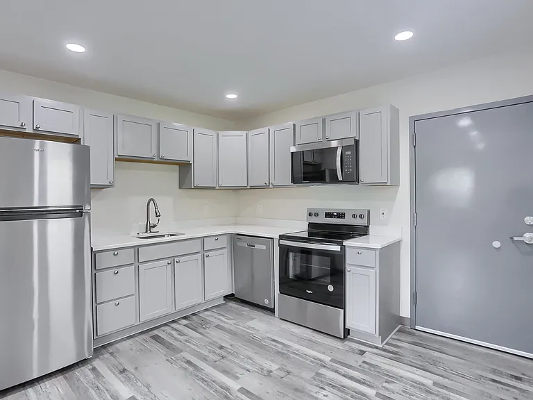 201 Kathleen Dr #2 — Photo 11