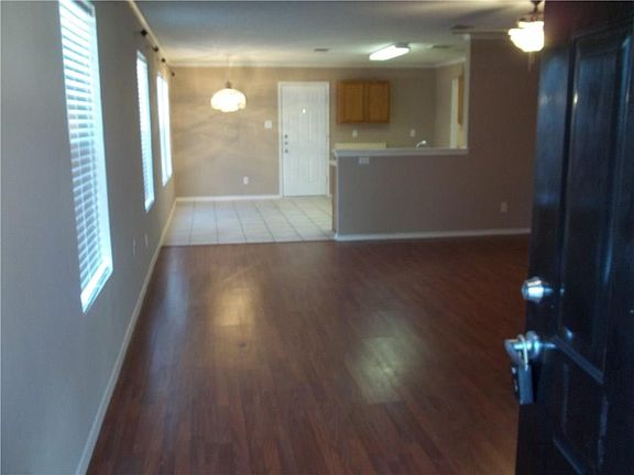 4th image of 1006 Bannack Dr