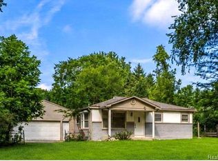 35095 Bridgeman St, Farmington Hills, MI 48335