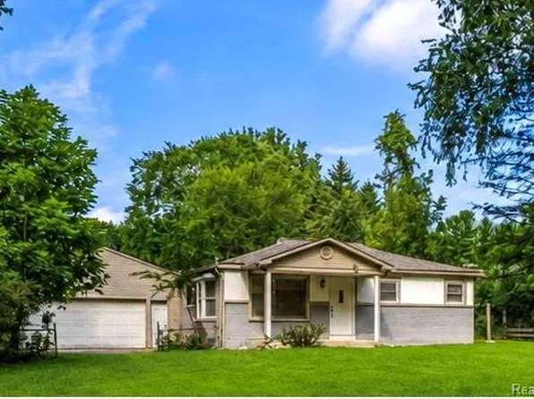35095 Bridgeman St, Farmington Hills, MI 48335