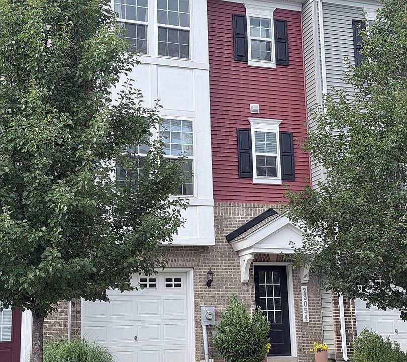 2nd image of 23054 Mountain Laurel Ln