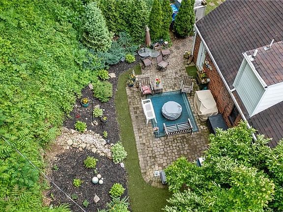 4th image of 682 Moreland Dr