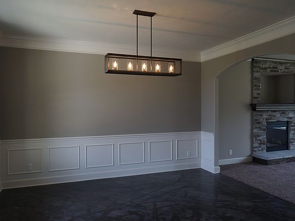 2nd image of 344 SE Golden Ln