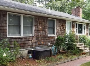 1 Carver Rd, Plymouth, MA 02360