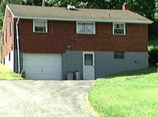 1138 Maple Street Ext, Coraopolis, PA 15108