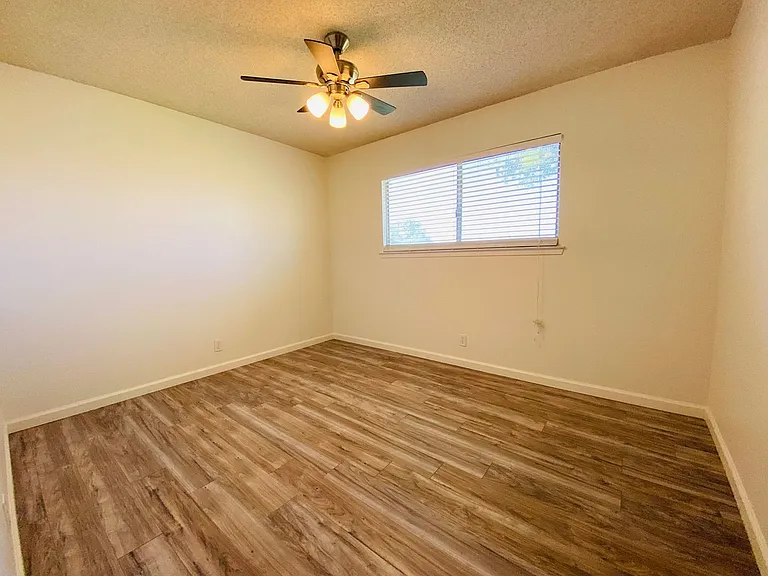 9635 Titan Rd — Photo 18