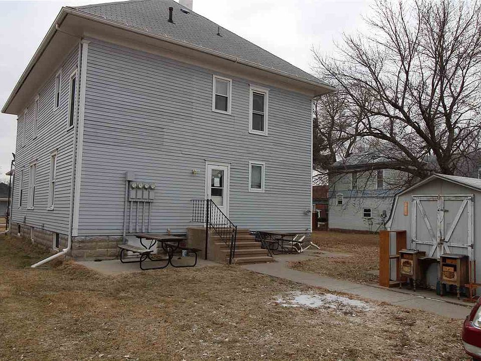 2nd image of 609 Grant St