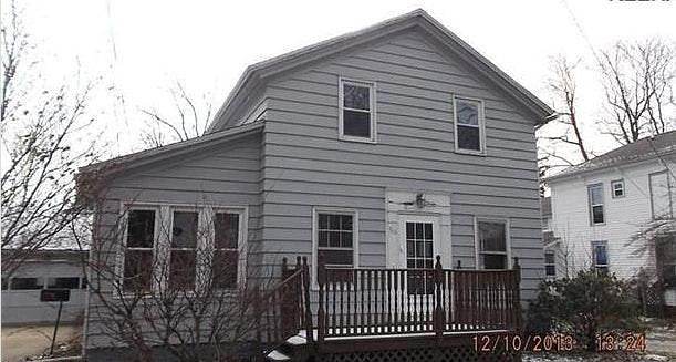 Nice Colonial within walking distance to downtown