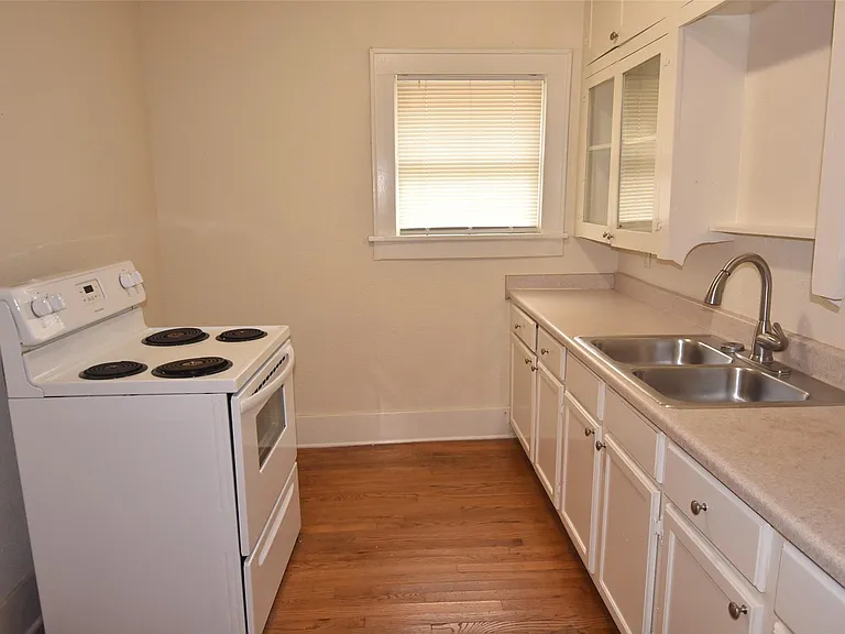 4618 Clay St #2 — Photo 10