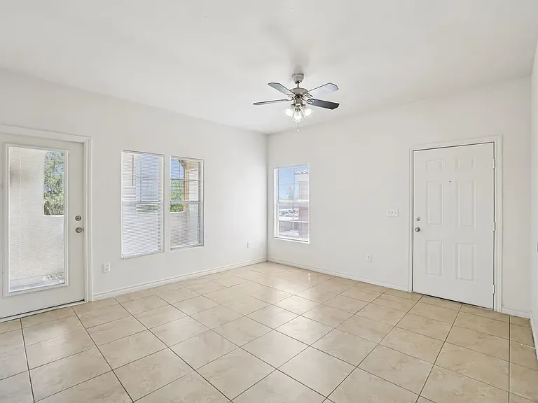 Sunrise Park Condominiums — Photo 47