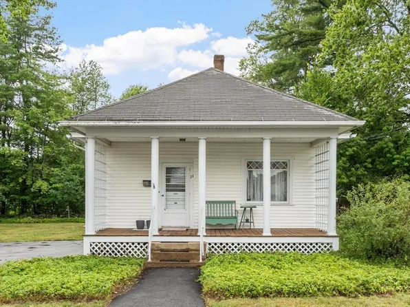 27 Foss Rd, Gardner, MA 01440