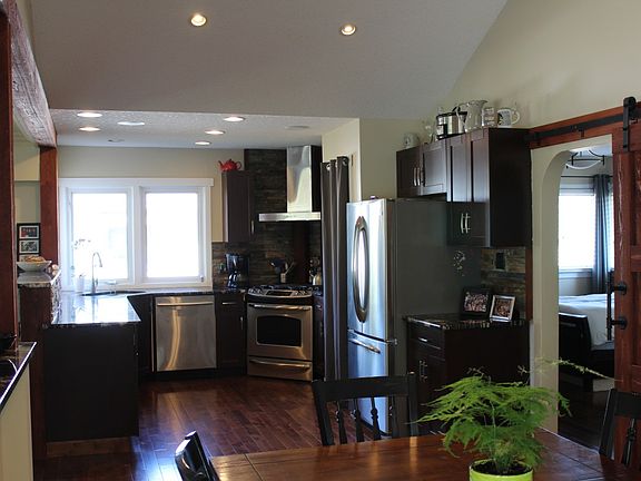 4th image of 11646 111a Ave NW