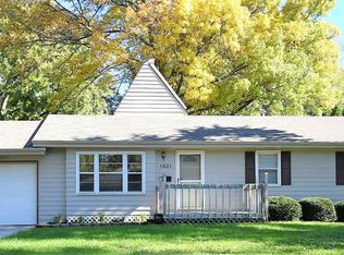 1621 Maenner Dr, Omaha, NE 68114