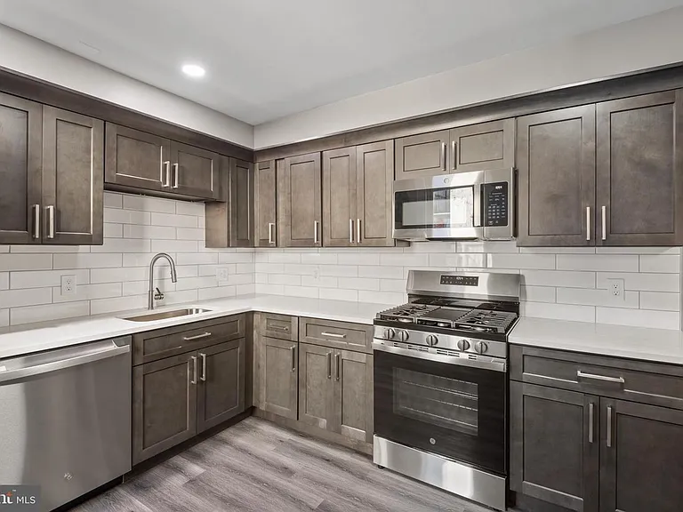 249 North Mulberry Street — Photo 1