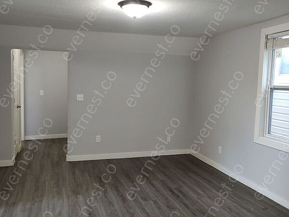 5th image of 520 Sandusky Ave Unit B