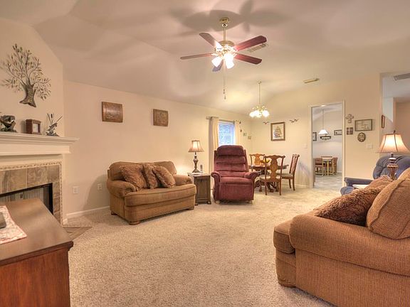 5th image of 946 Peach Blossom Dr