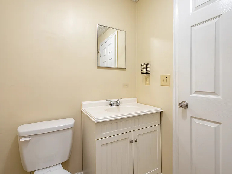 3131 Vestal Pl — Photo 19