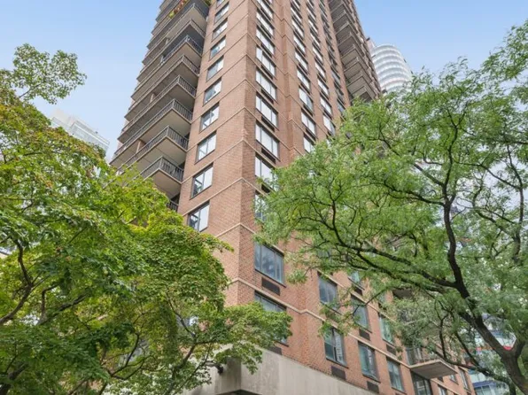 300 East 54th Street image 14 of 14