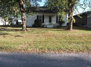 207 W Davis St, Ava, IL 62907