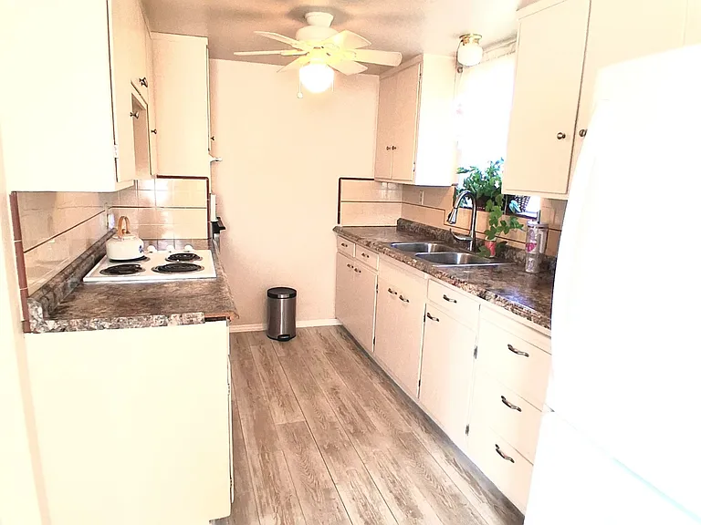 590 1/2 Rio Vista Ave — Photo 5