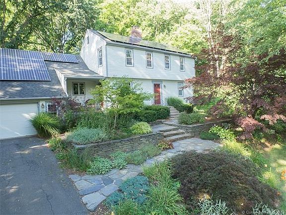 Notice the front porch tuck...