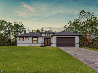 807 Columbus Ave, Lehigh Acres, FL 33972