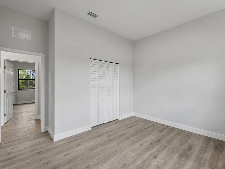 1051 Milwaukee Blvd — Photo 7