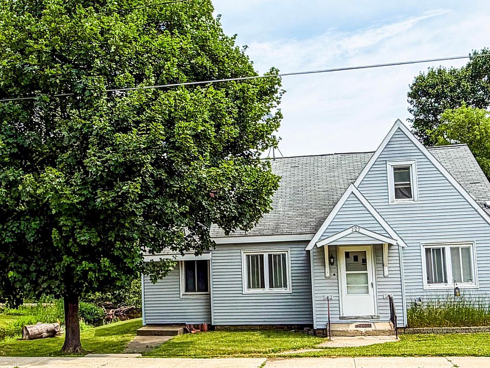 1st image of 209 S 5th St
