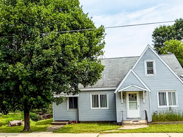 209 S 5th St, Roscommon, MI 48653