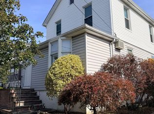 30 McKinley Ave, Franklin Square, NY 11010