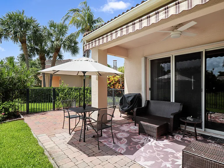 4496 Hickory Dr — Photo 29