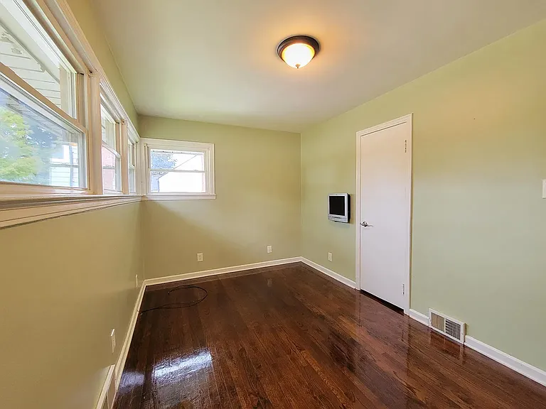 26265 W Six Mile Rd — Photo 29