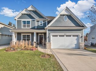 953 S Spring Rd, Elmhurst, IL 60126