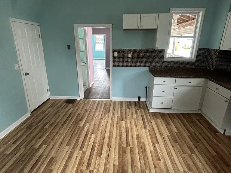 9704 S Broadway St — Photo 2