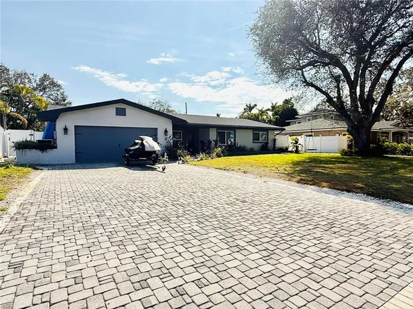 8280 32nd Ave N, Saint Petersburg, FL 33710