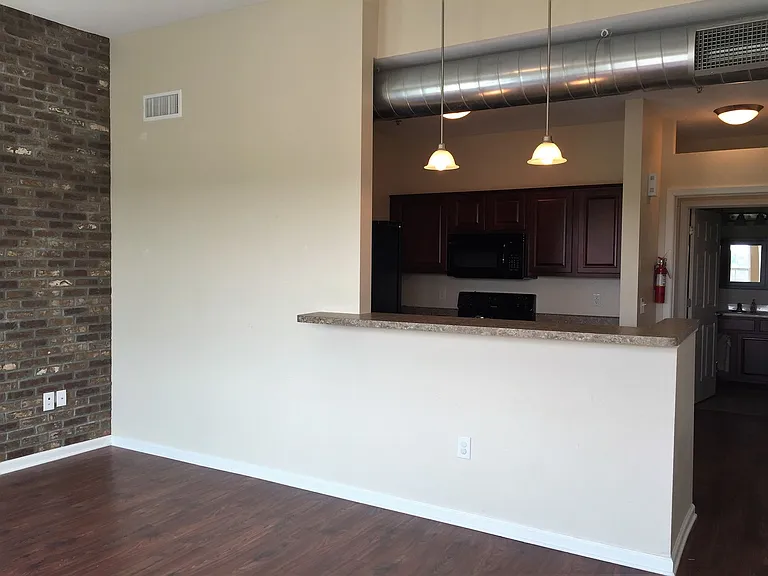 Morton Grad Apartments — Photo 48