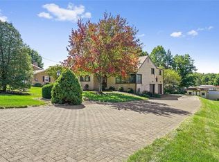 1102 Linn Dr, Belle Vernon, PA