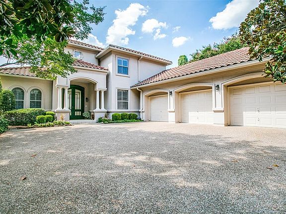 2nd image of 1324 Regency Ct