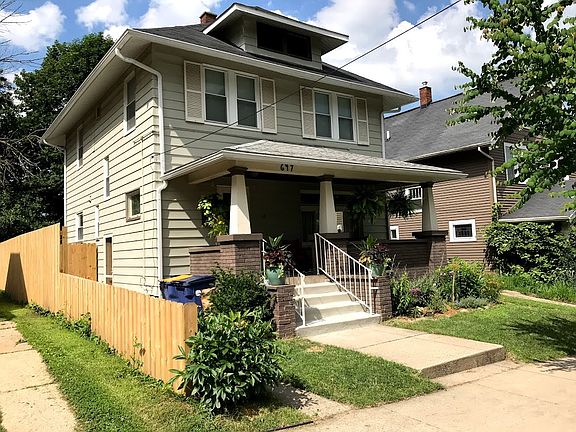 2nd image of 647 Lyon St NE