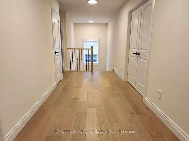 89 Royal Cres — Photo 5