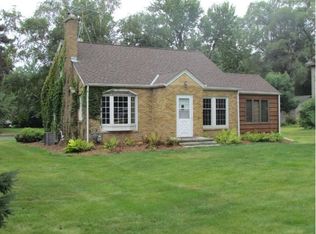 1513 E Old Shakopee Rd, Bloomington, MN 55425