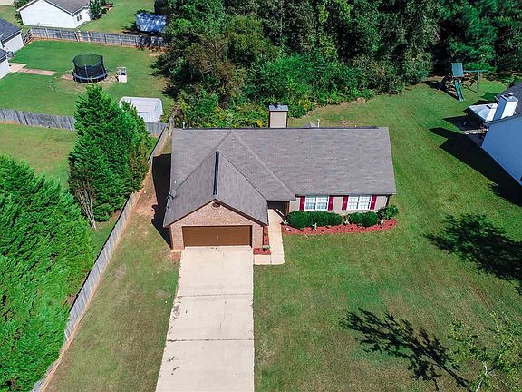 4th image of 4 Lexington Dr